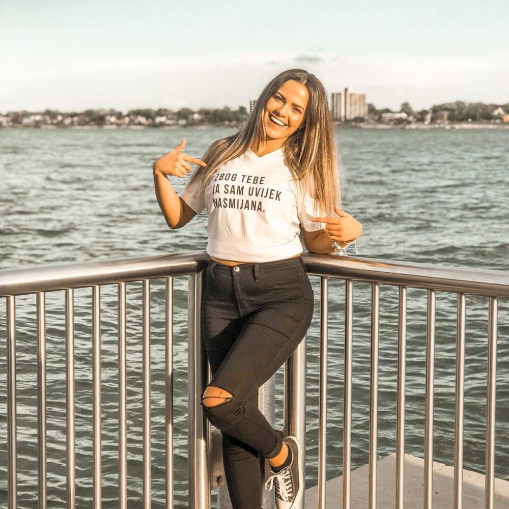 Uvijek Nasmijana Women's V-Neck Shirt