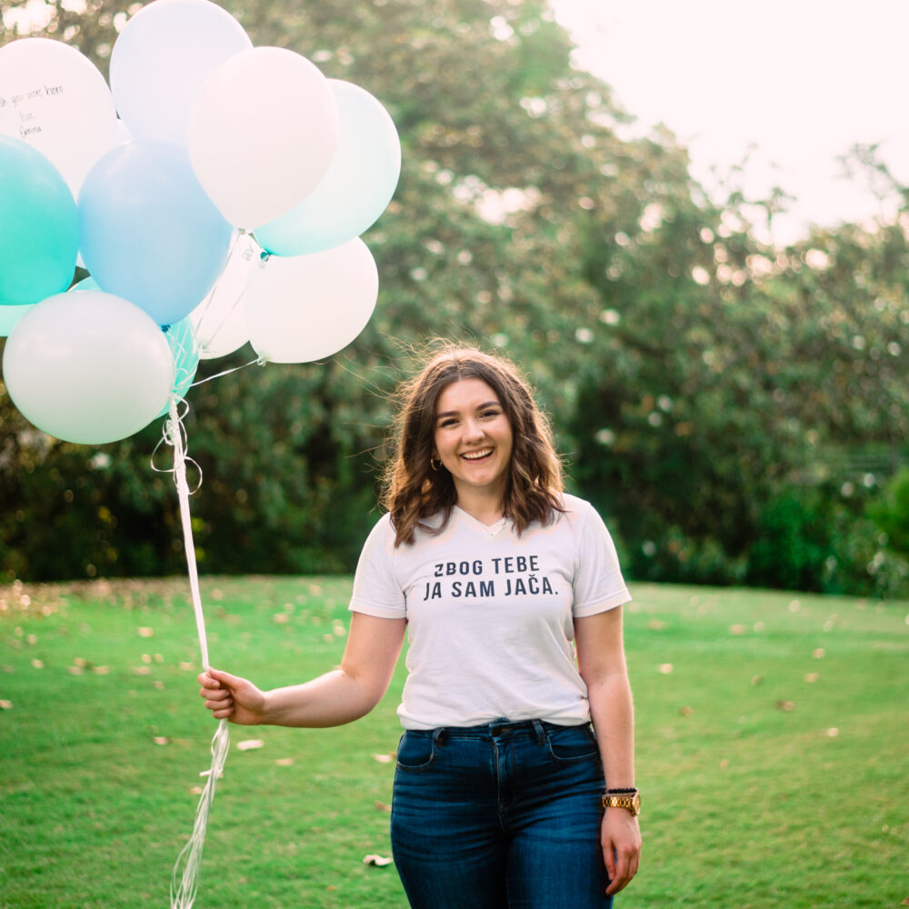 Zbog Tebe Women's V-Neck Shirt